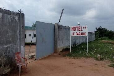 هتل Hôtel Le Paradis   Adults Only