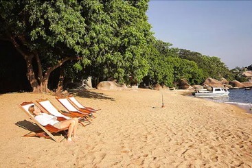 هتل Lukuba Island Lodge East Africa Camps