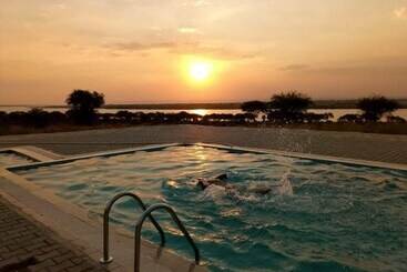 هتل Pakuba Safari Lodge