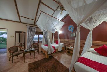 هتل Pakuba Safari Lodge
