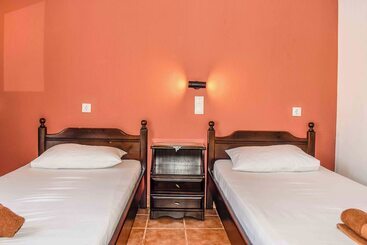 پانسیون Skiathos Holiday House