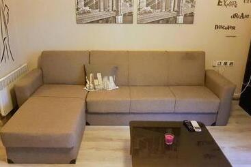 Ts George S Apartments By The Airport