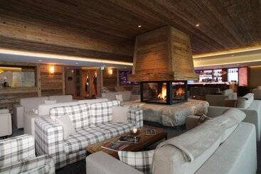 هتل De Rougemont & Spa