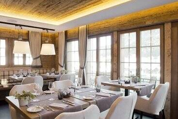 هتل De Rougemont & Spa