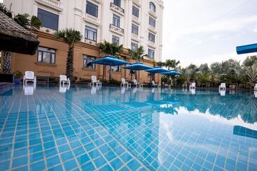 هتل Golden Emerald Resort
