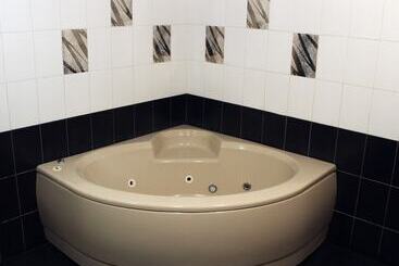 هتل Maxrooms Volga Hollywood
