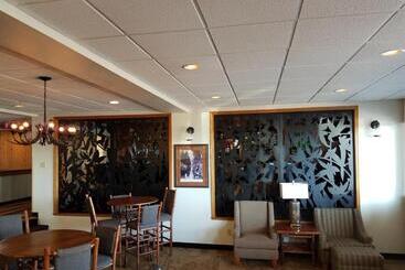 هتل Best Western Plus Concord Inn