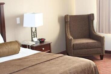 هتل Best Western Plus Concord Inn
