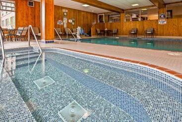 هتل Best Western Plus Concord Inn