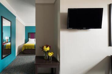 هتل City Suites