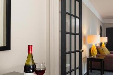 هتل City Suites