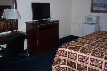 فندق Deluxe Inn Of Roswell