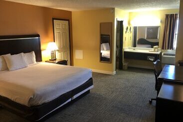 هتل Nendels Inn & Suites Dodge City Airport