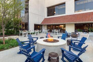 هتل Omni Las Colinas