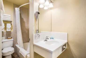 هتل Quality Inn Santa Barbara