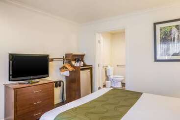 هتل Quality Inn Santa Barbara