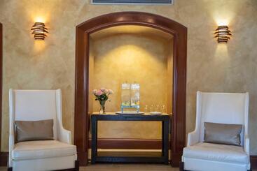 هتل The Mutiny Luxury Suites
