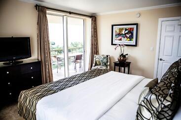 هتل The Mutiny Luxury Suites