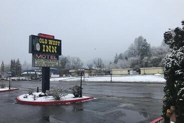 هتل The Old West Inn