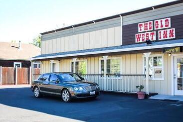 هتل The Old West Inn