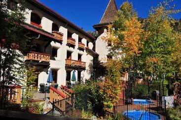 هتل Worldmark By Wyndham Olympic Village Inn