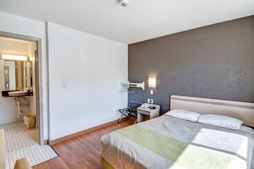 מוטל Studio 6 Grand Prairie, Tx