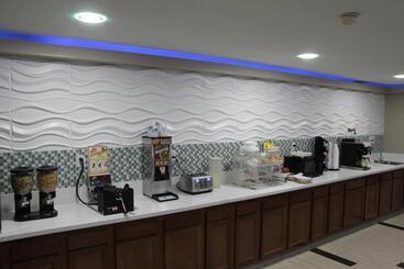مُتل Westbridge Inn And Suites
