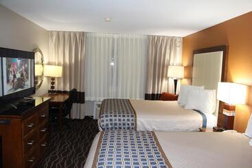 مُتل Westbridge Inn And Suites