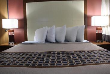 مُتل Westbridge Inn And Suites