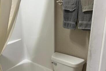 مُتل Westbridge Inn And Suites