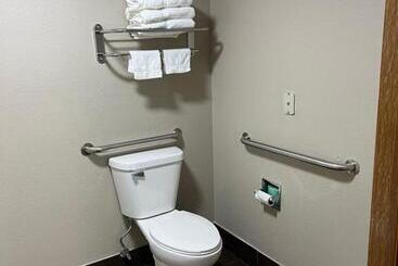 مُتل Westbridge Inn And Suites