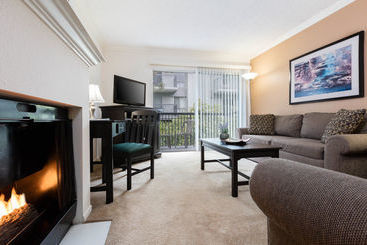 هتل آپارتمان Avalon Toluca Hills by Oakwood
