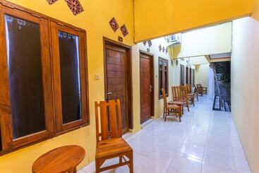 هتل Murni Homestay By Oyo Rooms