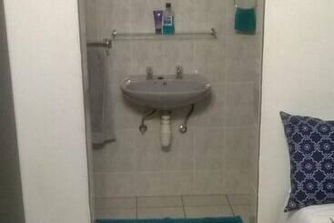 پانسیون Gabzone Guesthouse