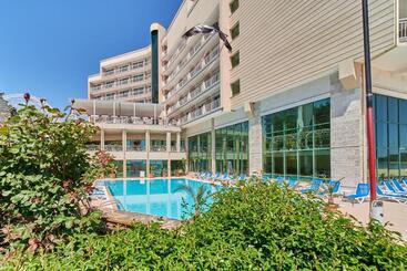 Bilyana Beach Hotel   All Inclusive & Free Beach Access