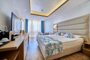 Bilyana Beach Hotel   All Inclusive & Free Beach Access