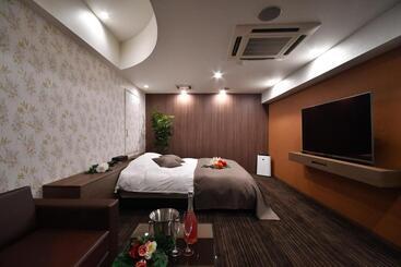 هتل Ageha Cinq Boutique