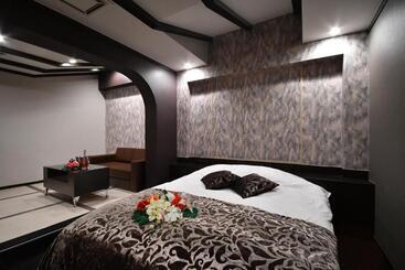 هتل Ageha Cinq Boutique