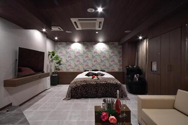 هتل Ageha Cinq Boutique