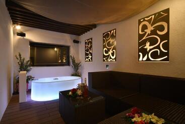 هتل Ageha Cinq Boutique
