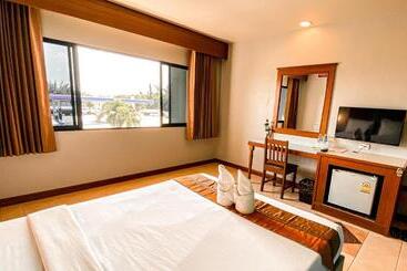 K2 Hotel @ Airport