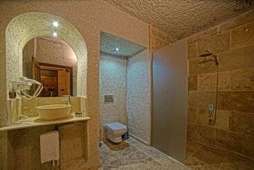 هتل Zeus Cave Suites