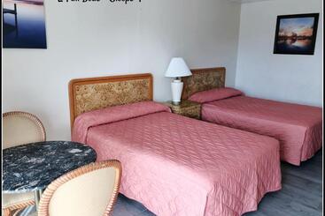 Landmark Motel