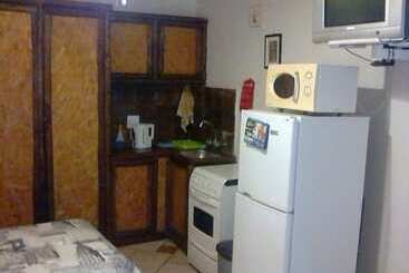 پانسیون Eleventh Avenue Guesthouse & Conferencing