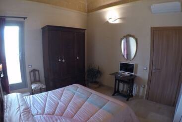 پانسیون Signorino Suites&pool