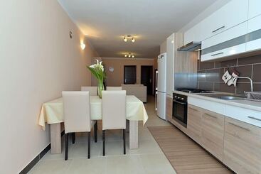 Apartment 640