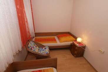Apartment 712