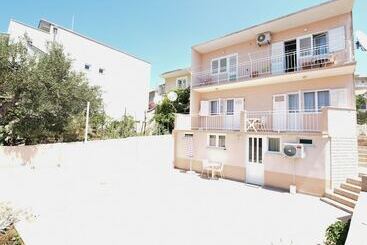 Apartments Kure - Primosten