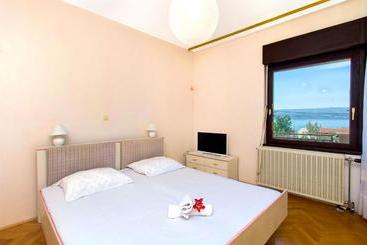 Hostel Guesthouse Mira