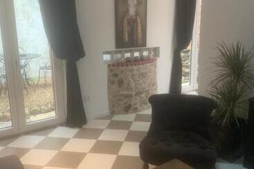 Пансион Guesthouse La Villae